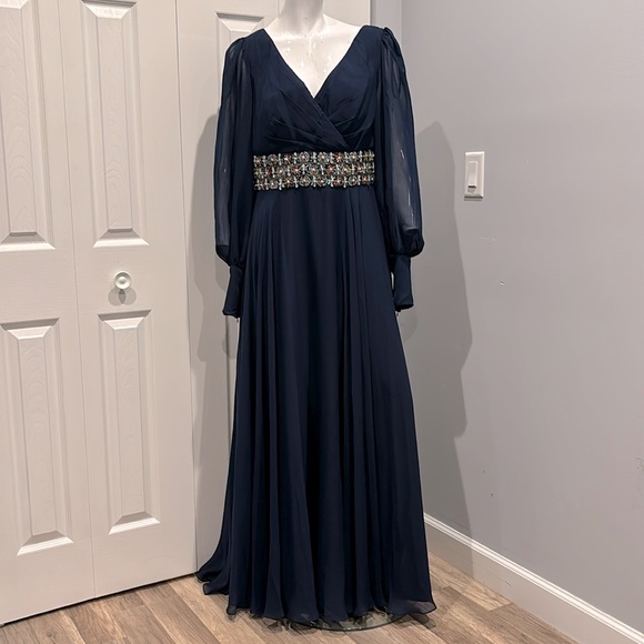 NWOT Mac Duggal bishop sleeve wrap over belt detail flowy gown - Picture 3 of 15